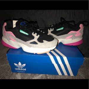 adidas falcon core black light granite